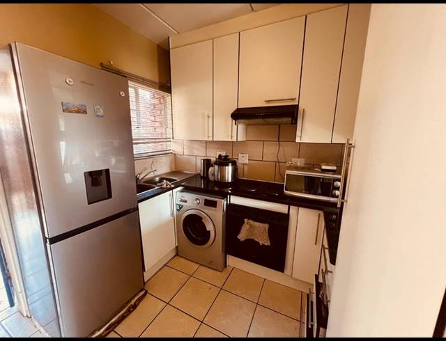 2 BEDROOM TOWNHOUSE FOR SALE IN CLARINA